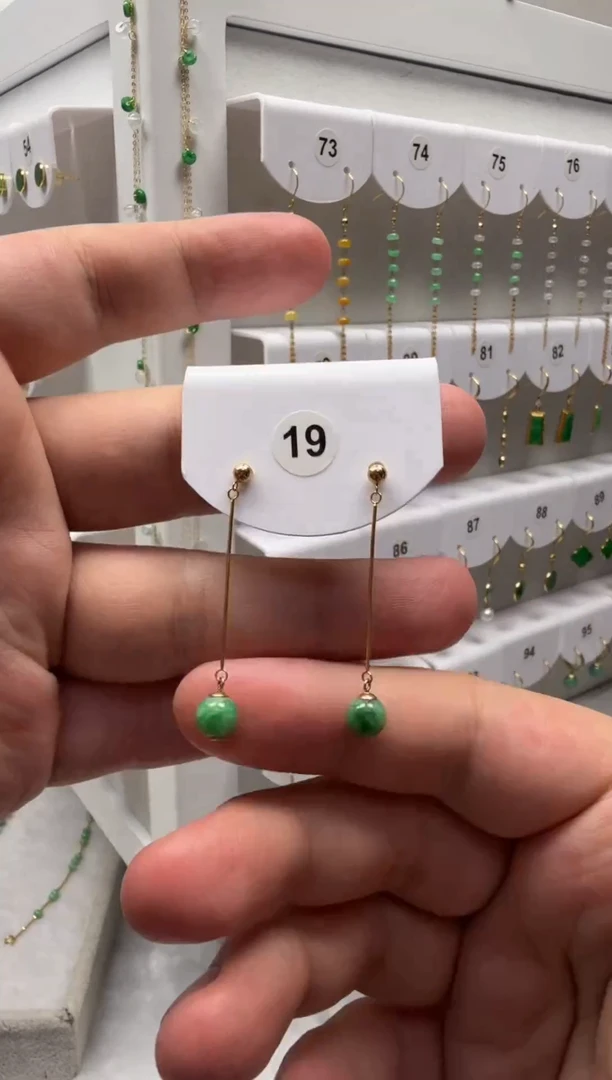 18K金镶嵌翡翠耳饰缅甸天然翡翠a货