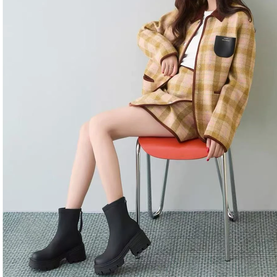 666-11粗跟女2024新款秋冬英伦风厚底弹力瘦瘦百搭后拉链短靴