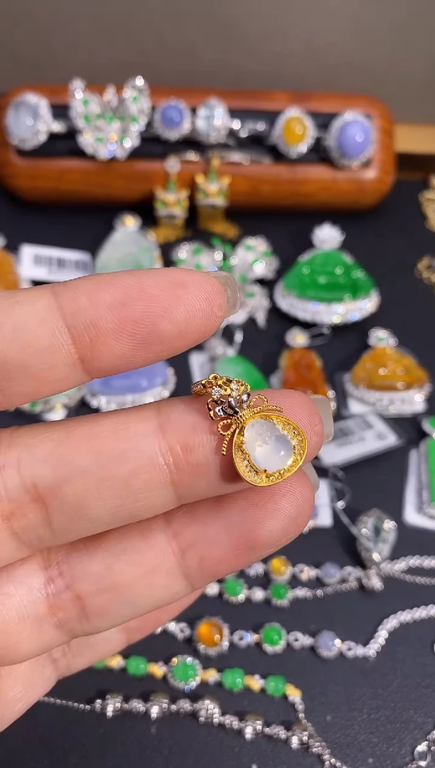 【闪购商品】翡翠吊坠(不含链)18K金镶嵌万能扣吊坠