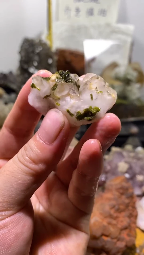 水晶珠宝半成品未镶嵌113号绿帘晶簇花园