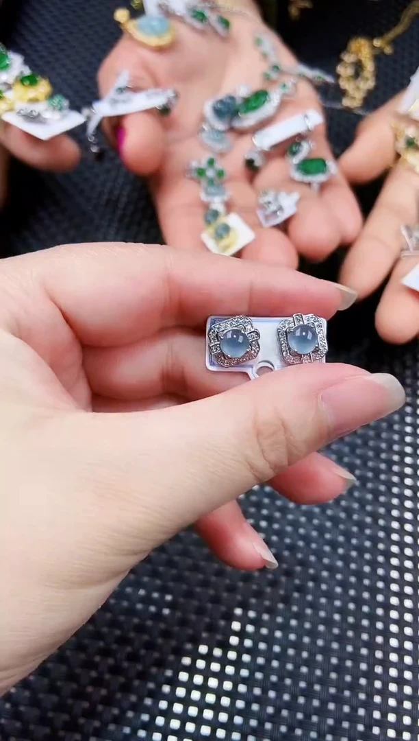 【闪购商品】翡翠耳饰未镶嵌11111111