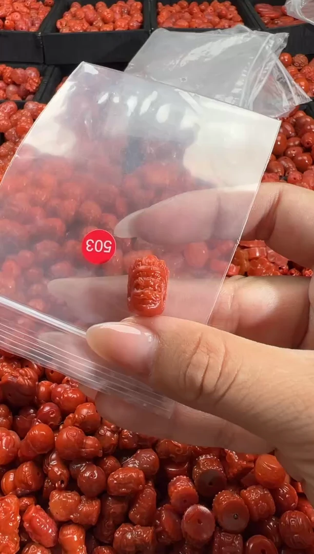 颈饰未镶嵌南红玛瑙1