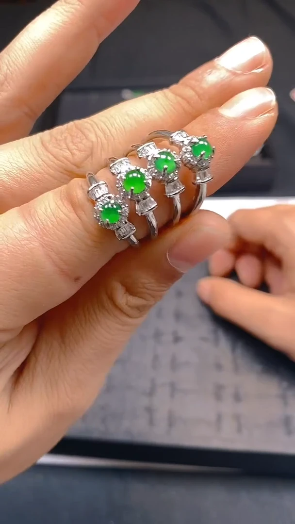 【闪购商品】翡翠戒指未镶嵌天然A货翡翠随机多样性发货