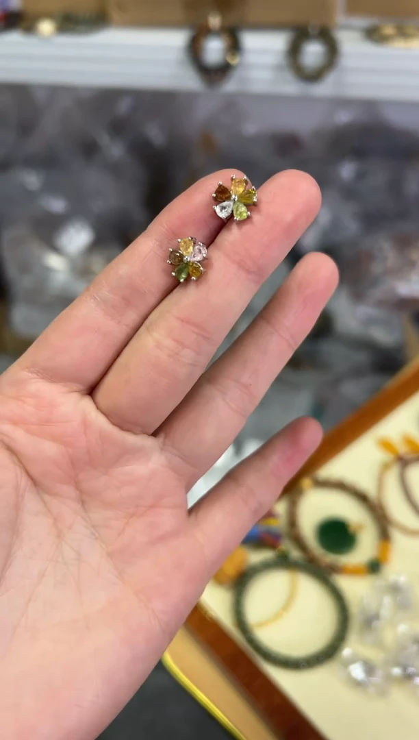 【闪购商品】碧玺耳饰银S925镶嵌彩虹碧玺银镶嵌款耳钉[357]