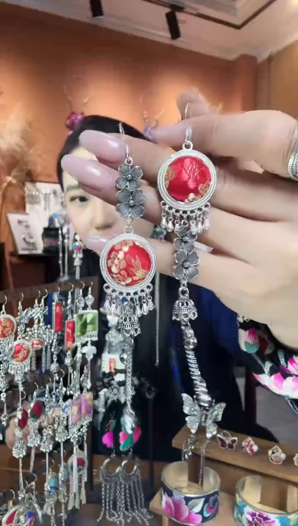 【闪购商品】刺绣纯手工民族风耳环