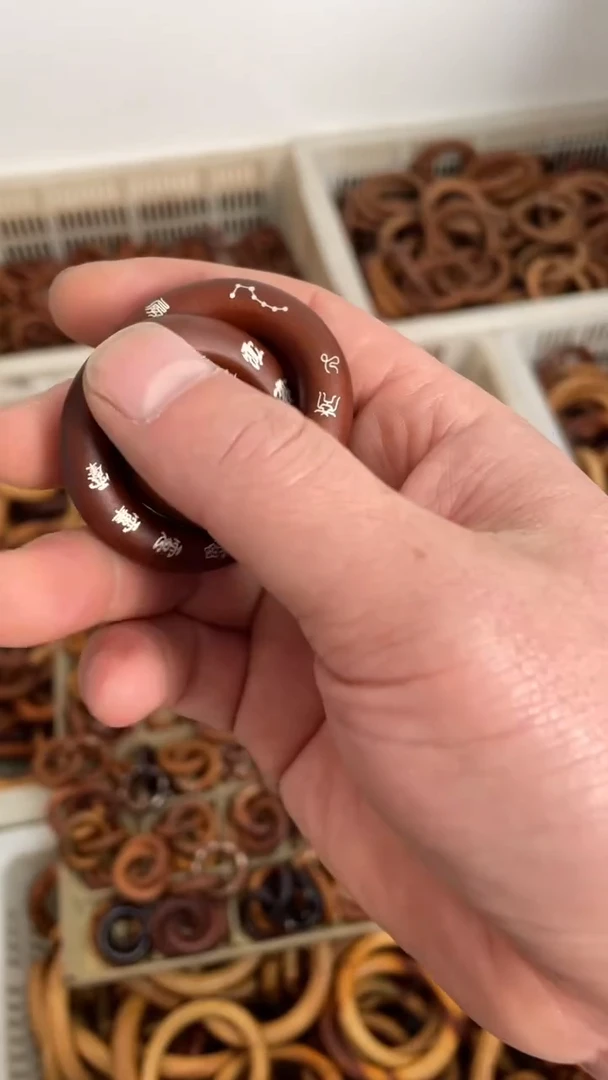 【闪购商品】木枣木老料子镶银十字讳字小乾坤圈