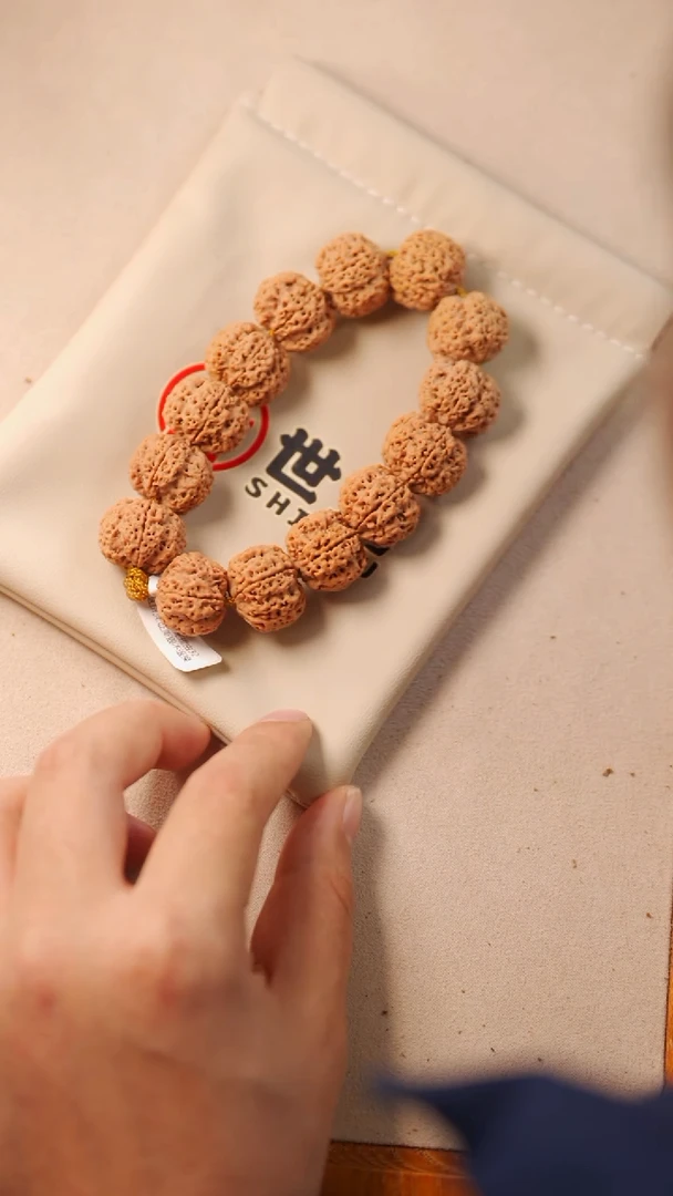 【闪购商品】金刚菩提手串21mm蜂王+皮玩袋