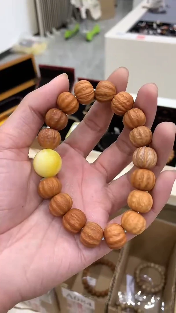 非洲檀香手串/手链猴头雕刻京八棱手串瑕疵款