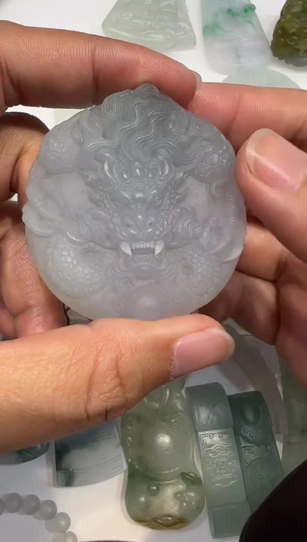 未镶嵌定制翡翠龙牌