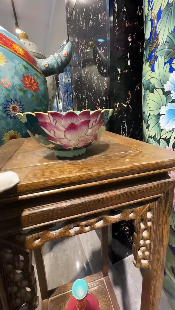 A21/珐琅彩荷花碗