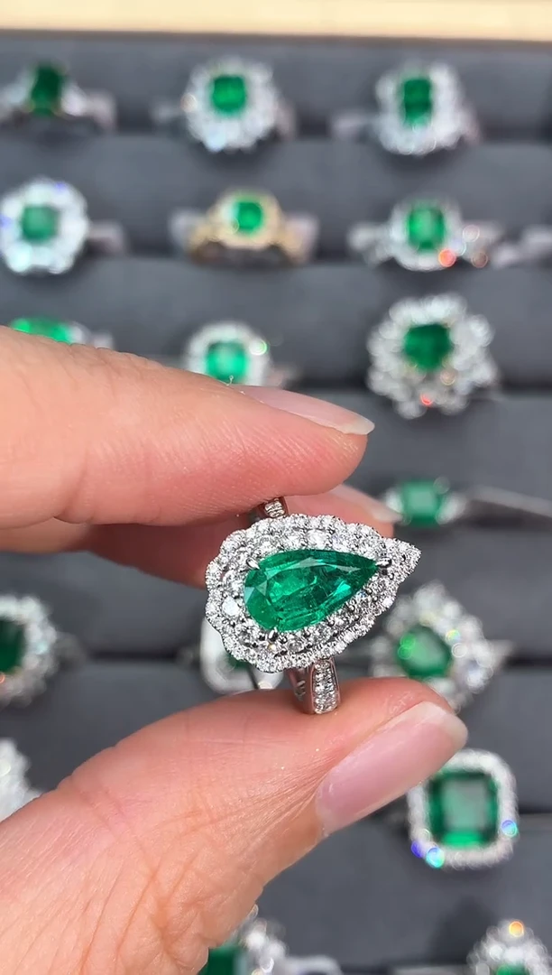 18K金镶嵌戒指祖母绿【闪购】1.35ct/七天鉴赏