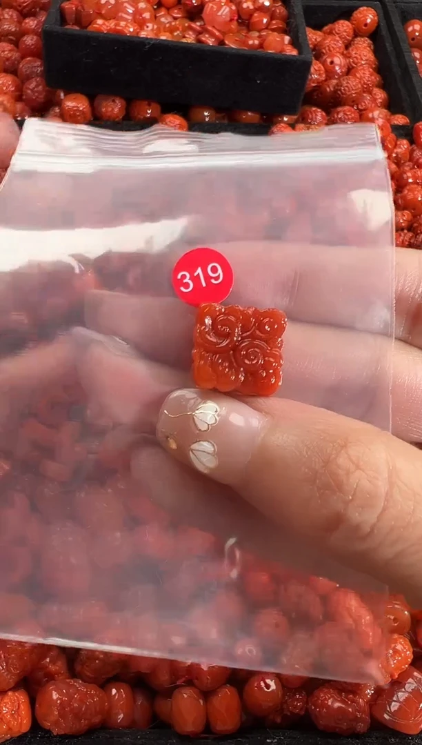 颈饰未镶嵌南红玛瑙1