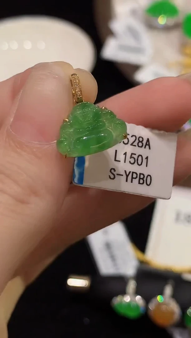吊坠(不含链)18K金镶嵌翡翠L1501多样性发其一