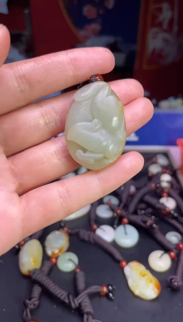 颈饰未镶嵌和田玉1