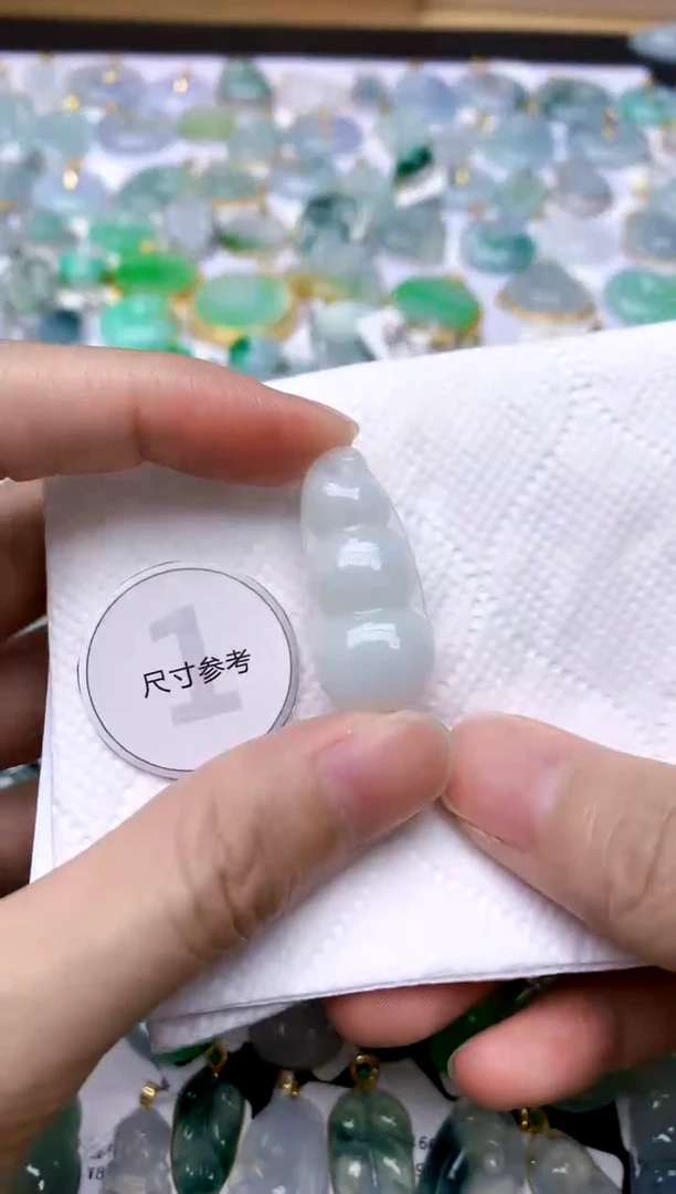 颈饰未镶嵌翡翠天然A货翡翠
