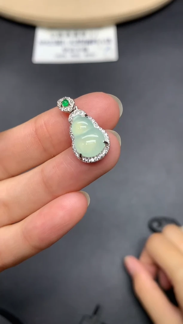 翡翠银S925镶嵌吊坠(不含链)葫芦【多样性发其一】