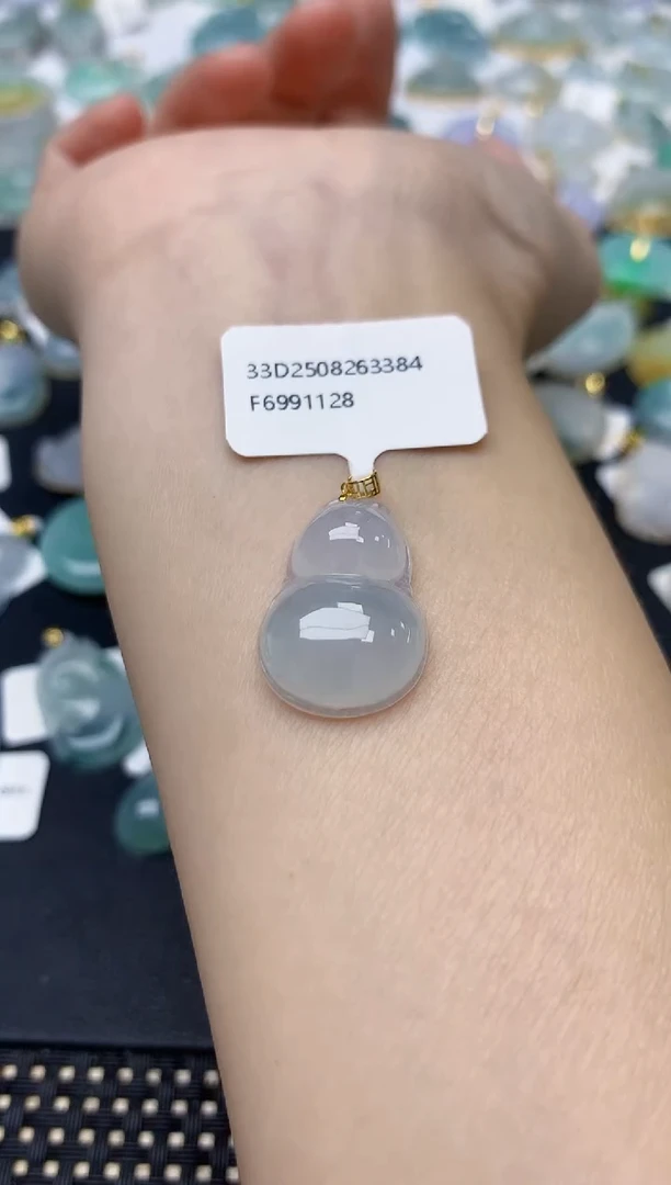 颈饰18K金镶嵌翡翠天然缅甸A货翡翠