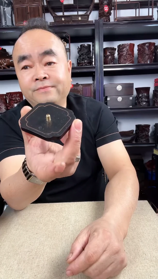 木手香插老李红木工艺品