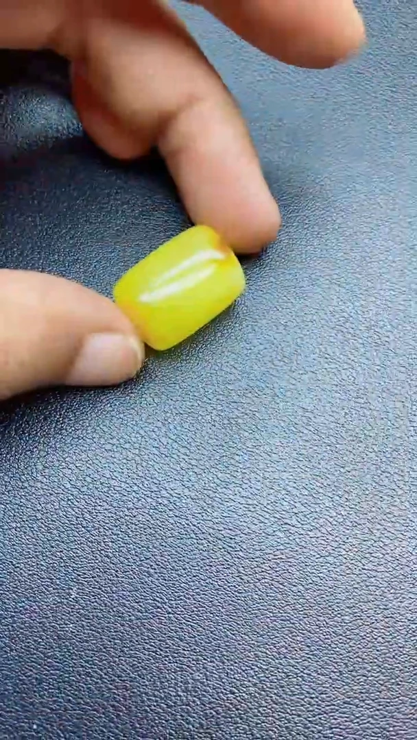 琥珀颈饰未镶嵌桶珠