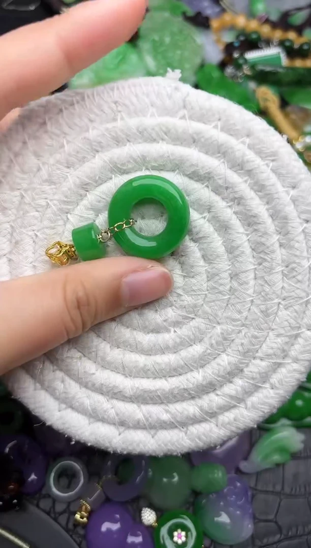 颈饰未镶嵌翡翠缅甸翡翠吊坠