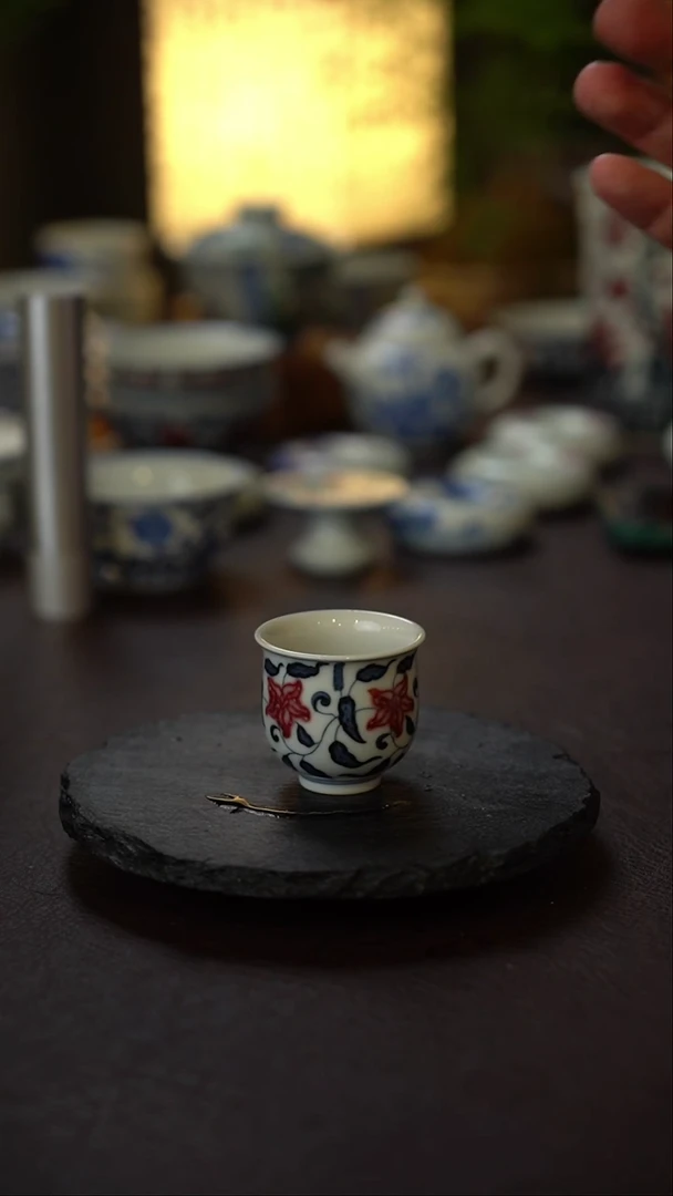 景德镇全手工手绘青花釉里红主人杯