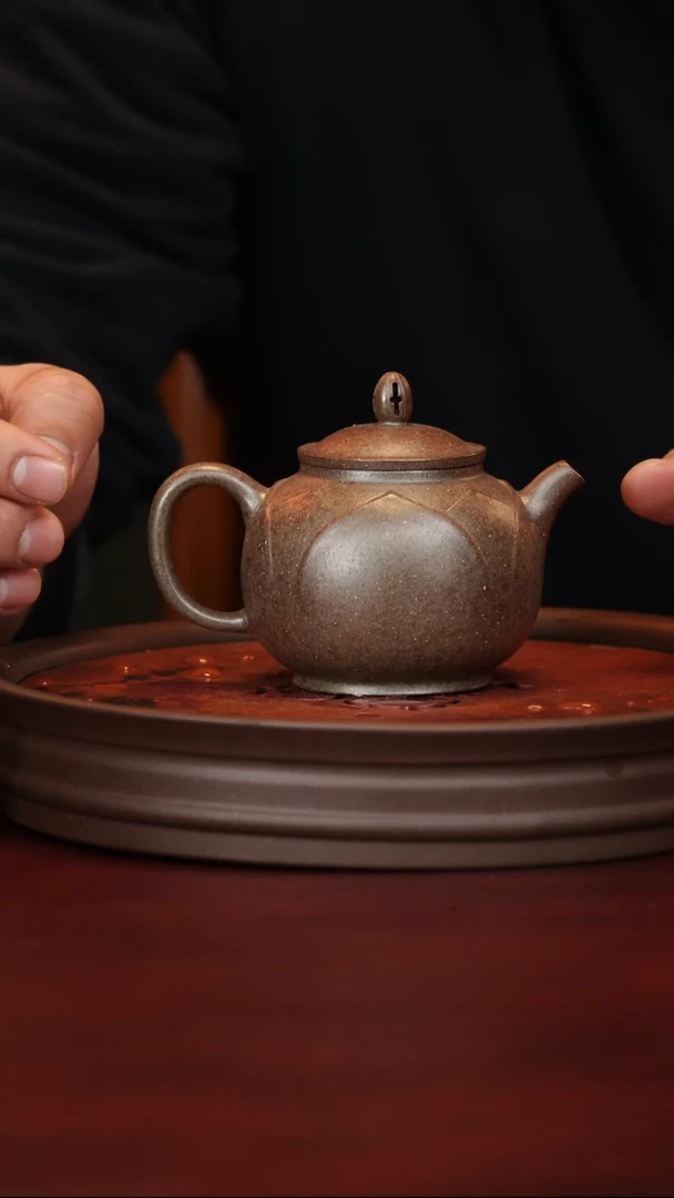 茶壶紫砂卢云霞--手工--宫灯莲花