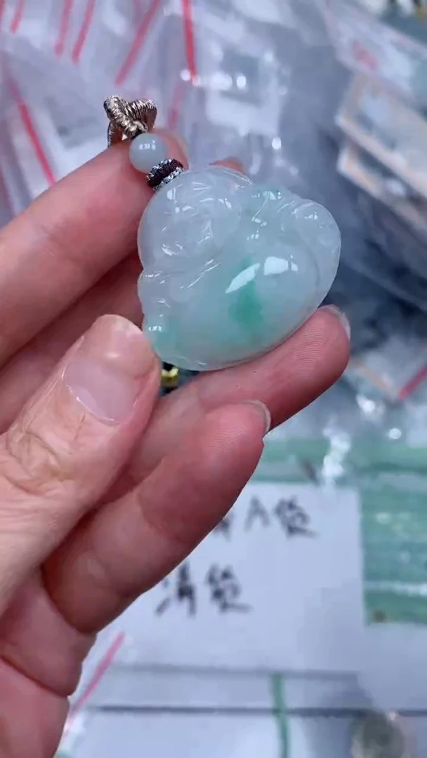 颈饰未镶嵌翡翠吊坠