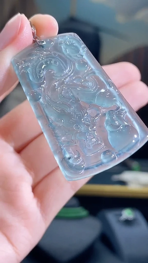 翡翠未镶嵌颈饰天然A货翡翠龙牌吊坠