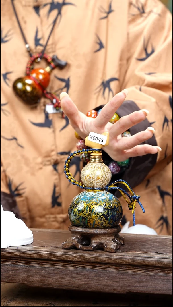 郭*儿WU045漆艺精致小手捻(开口）