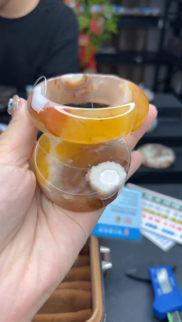 【闪购商品】石英质玉手镯未镶嵌2078（55圈赠送镯心）