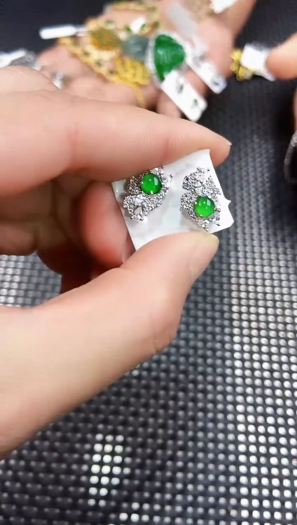 【闪购商品】翡翠耳饰未镶嵌111111111