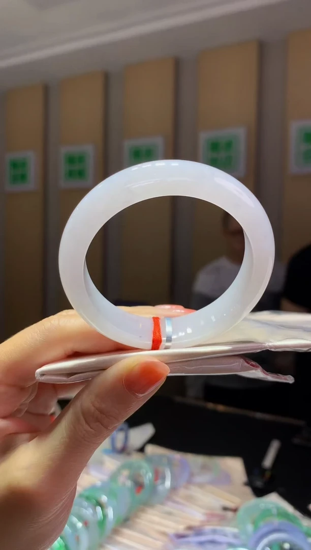 未镶嵌手镯翡翠-C48 圈口 52