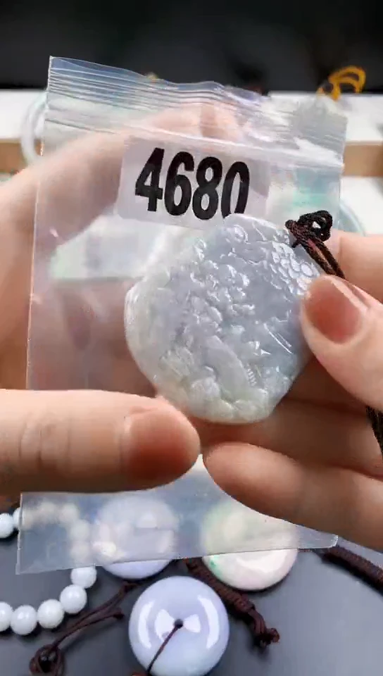 颈饰未镶嵌翡翠天然翡翠吊坠挂件