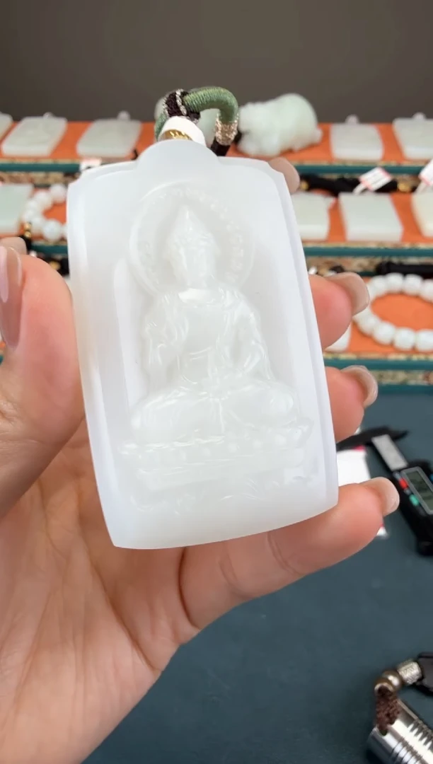 颈饰未镶嵌和田玉1