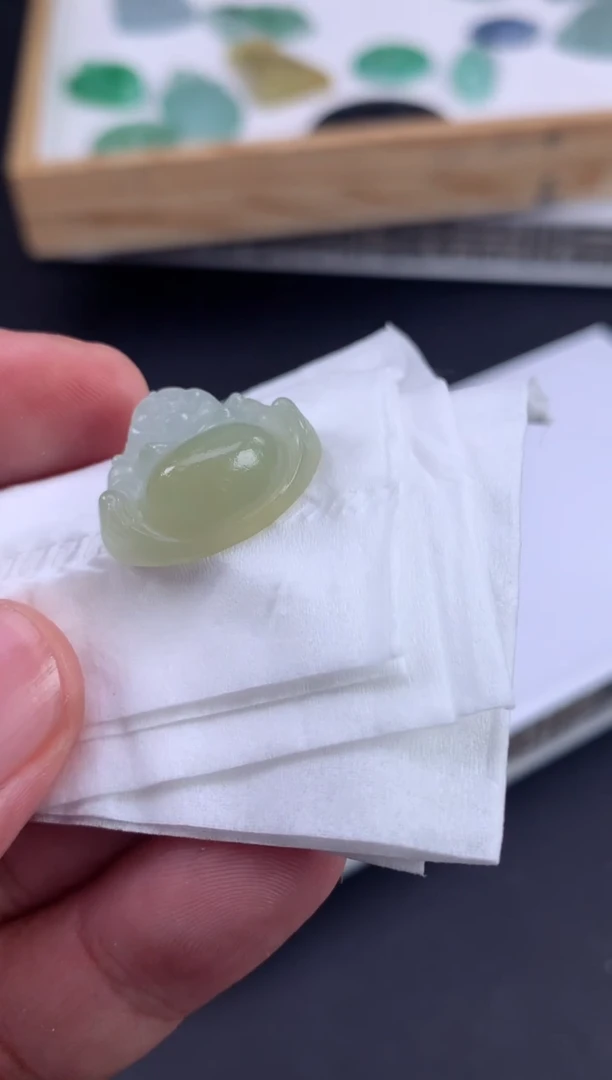 未镶嵌定制翡翠逗翡翠