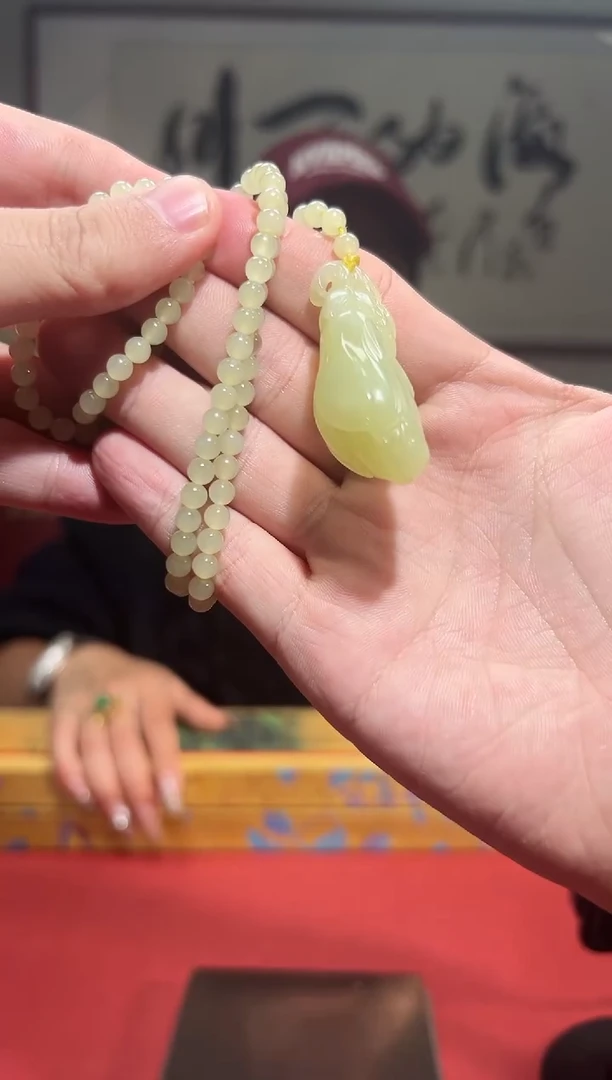 未镶嵌和田玉挂件乐姐（挂件）08