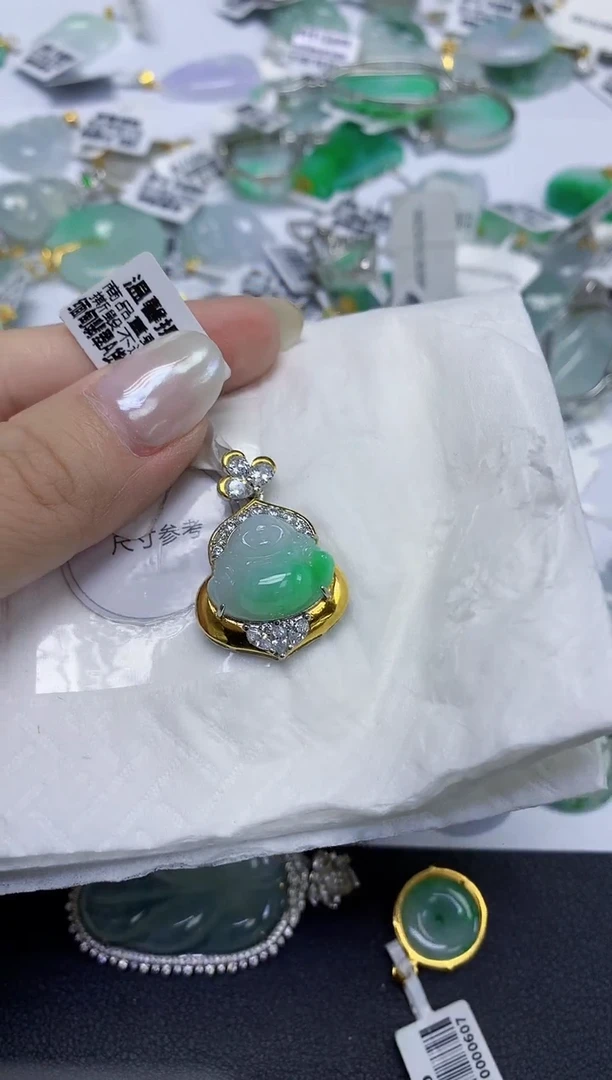 颈饰未镶嵌翡翠天然缅甸翡翠A货百元以上9元证书费自理