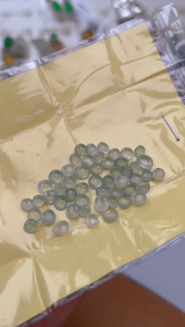 未镶嵌定制翡翠天然翡翠蛋面64