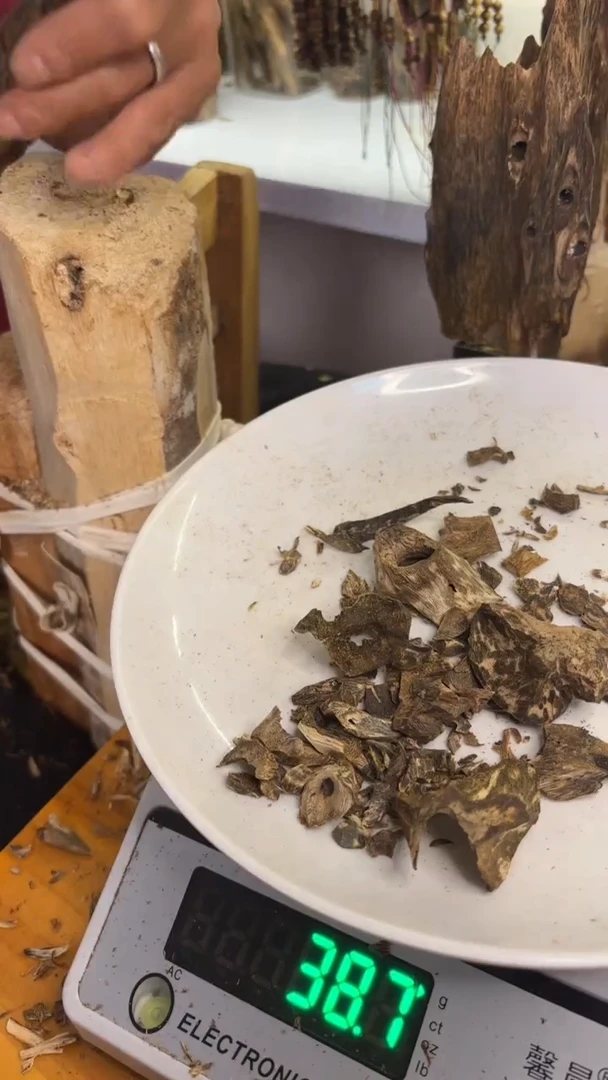 沉香沉香碎屑树丁留疤38.7g
