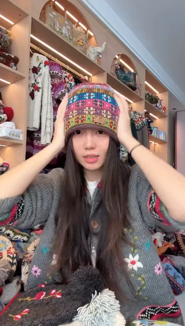 羊毛咖色四叶草帽