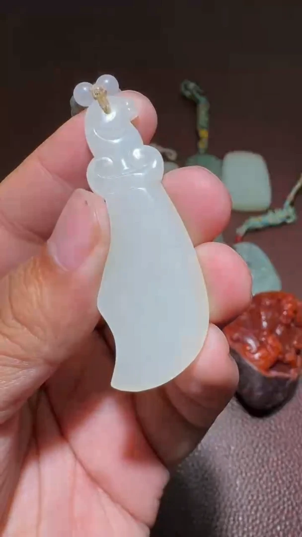 未镶嵌和田玉挂件和田玉