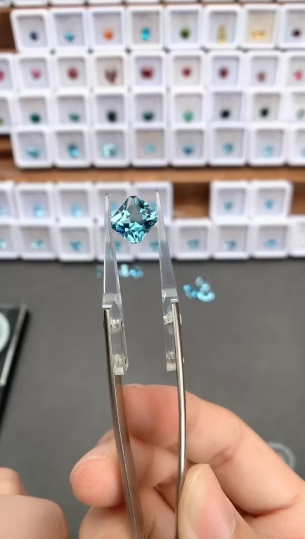 未镶嵌裸石定制海蓝宝石2.77ct 03081
