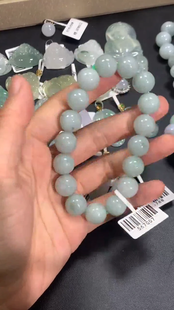 颈饰未镶嵌翡翠1