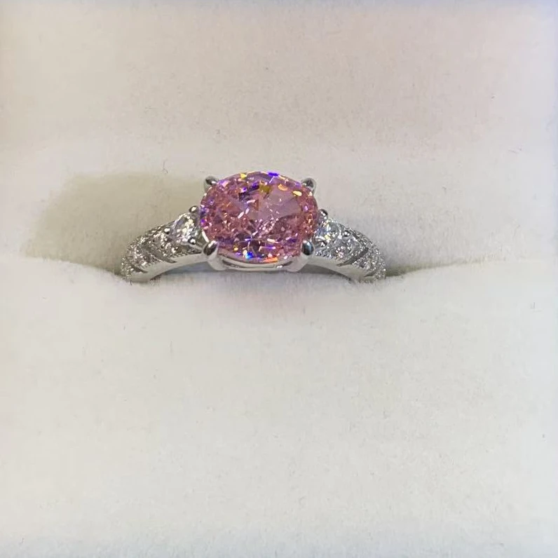 【Vivia】甄选 粉羽曼戒指2.0CT