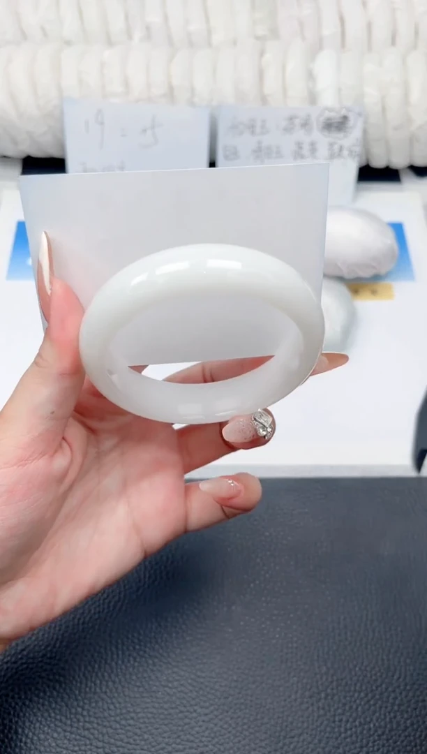 未镶嵌手镯和田玉10-宽胎羊脂白60.5