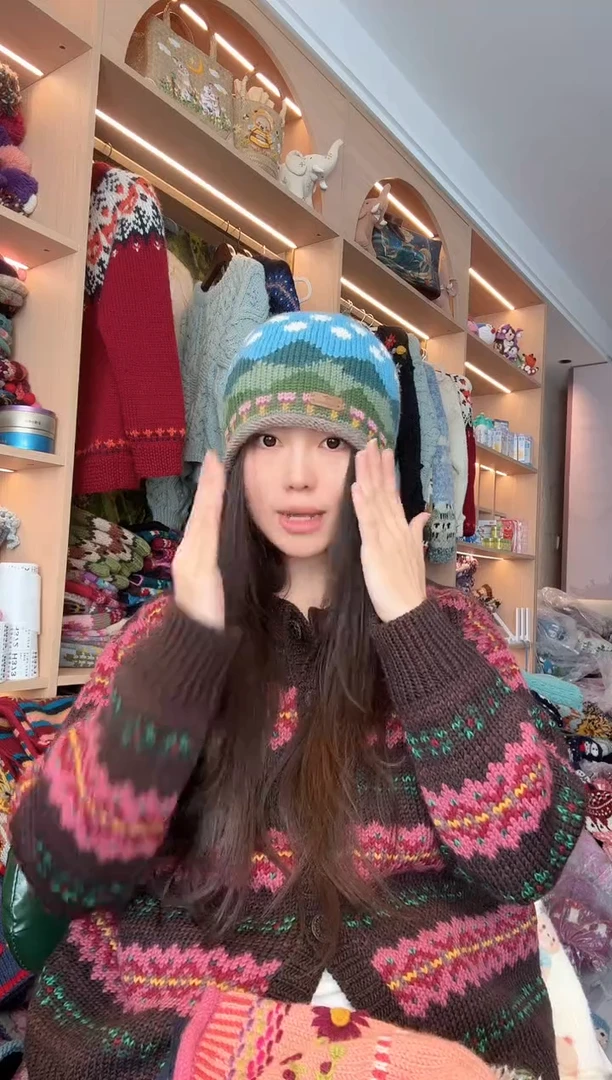 羊毛蓝天白云卷边帽