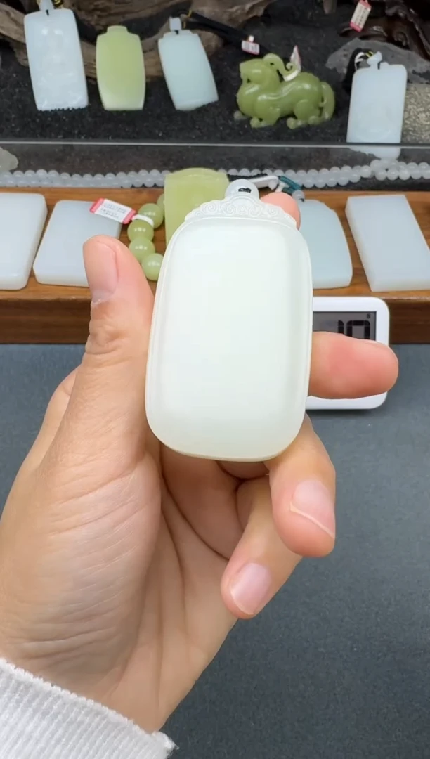 颈饰未镶嵌和田玉2