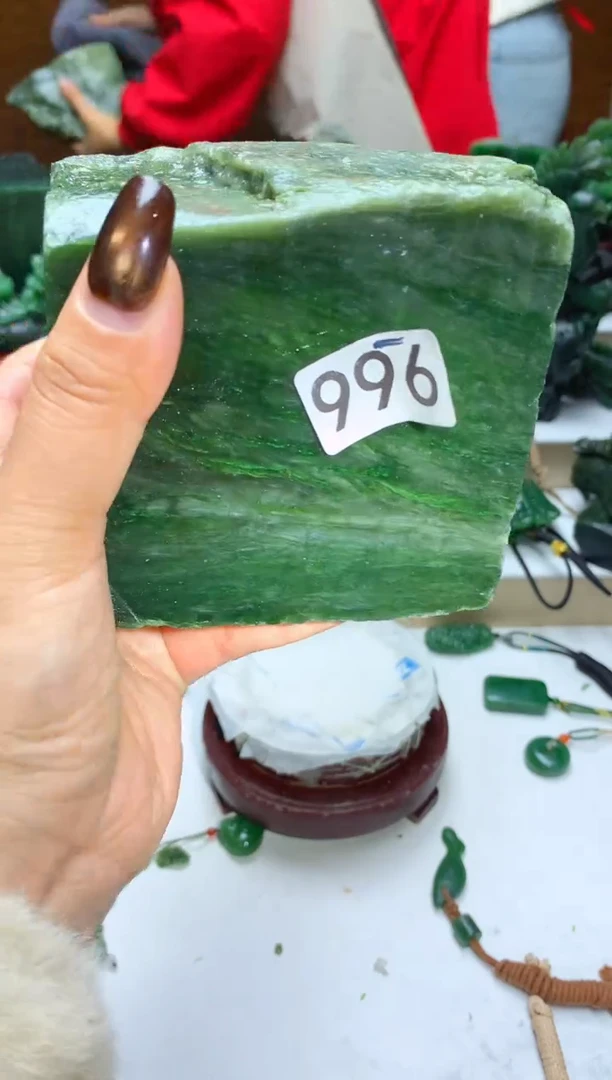 未镶嵌和田玉摆件1