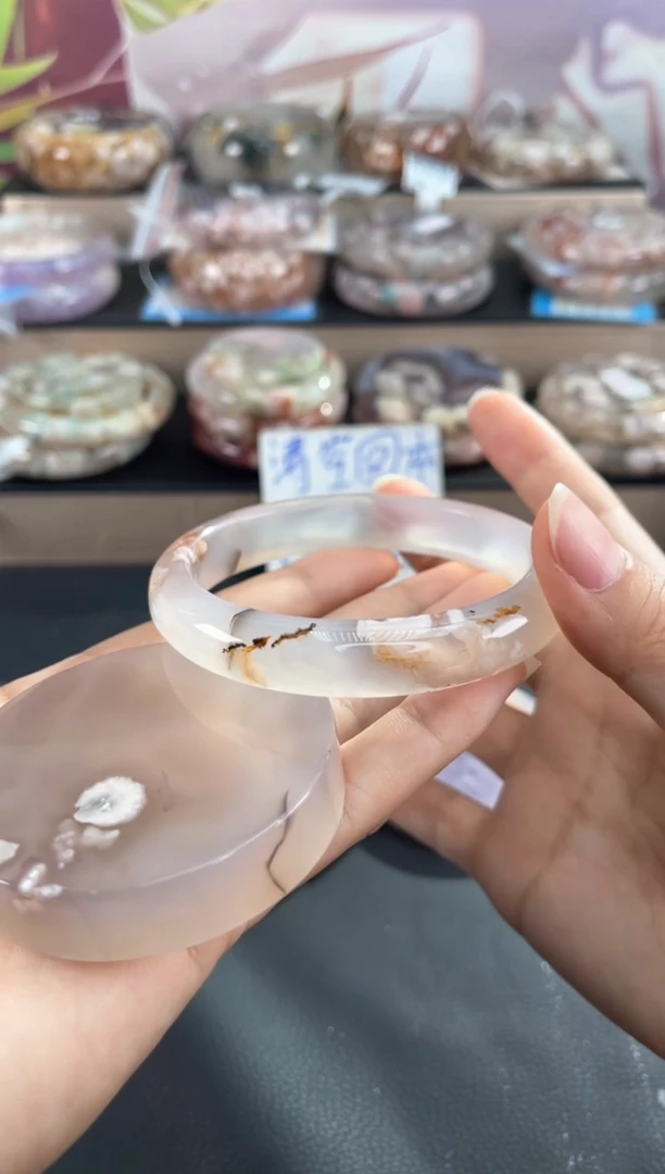 石英质玉手镯未镶嵌63