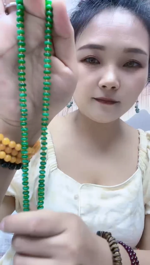 翡翠未镶嵌颈饰A31DSFDSFDS